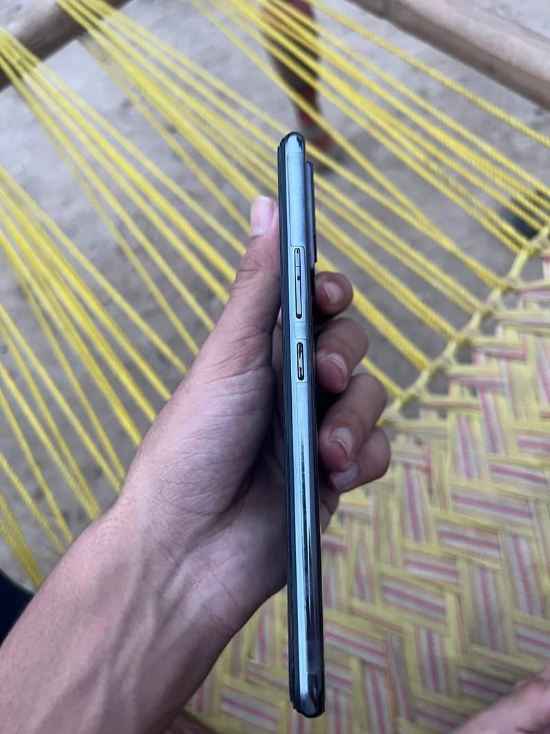 Vivo V21e 4