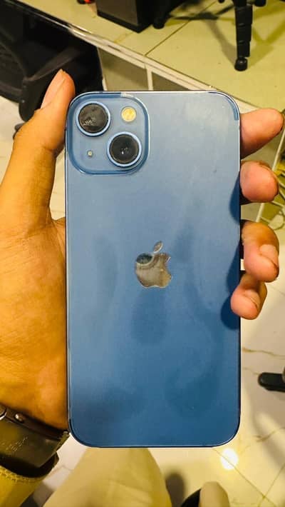 Apple iPhone 13