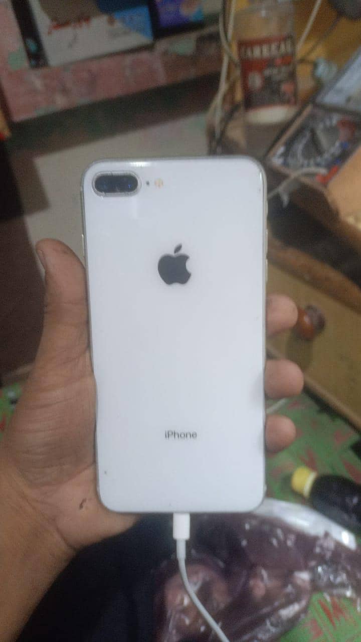 Apple iPhone 8 Plus 0