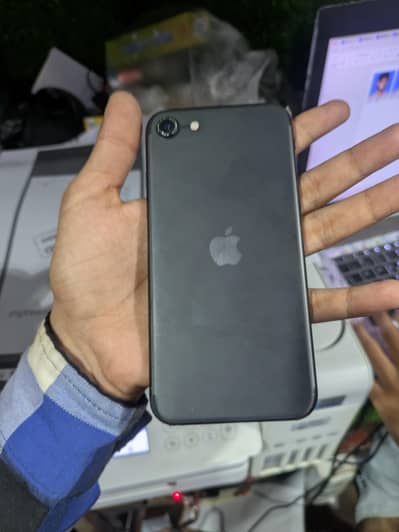 Apple iPhone SE