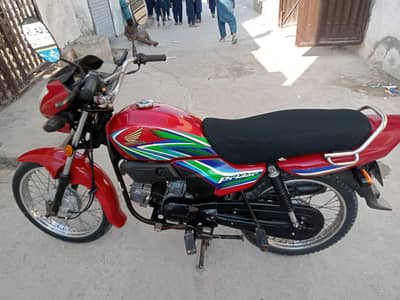 honda prioder in good condition