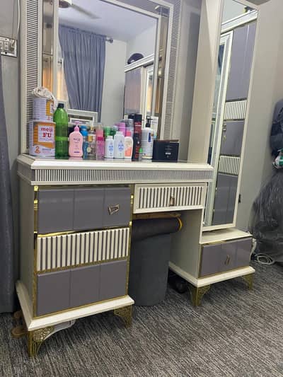 Dressing Table Just like new