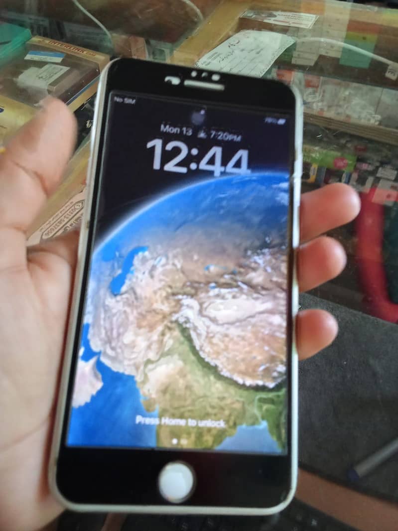 Apple iPhone 8 Plus 5