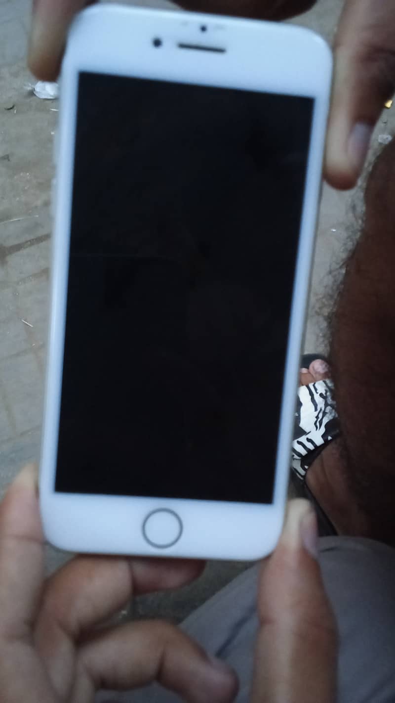 Apple iPhone 7 4