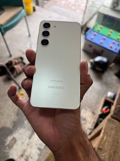 Samsung Mobile S23 water  Non pta