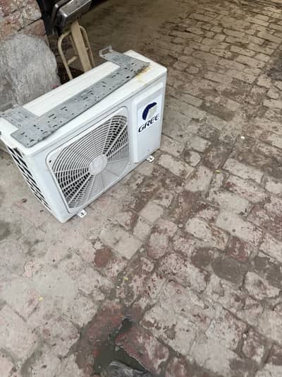 Gree Ac 1.5 ton ha ok condition