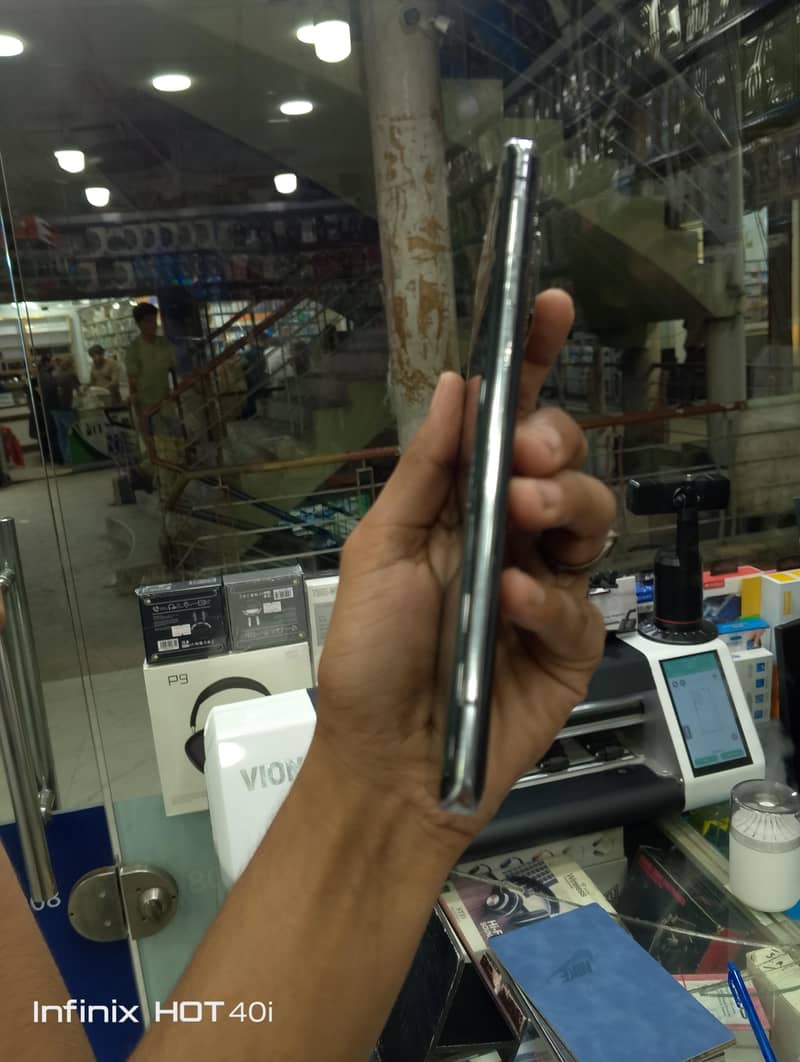 Sharp Aquos Crystal 2