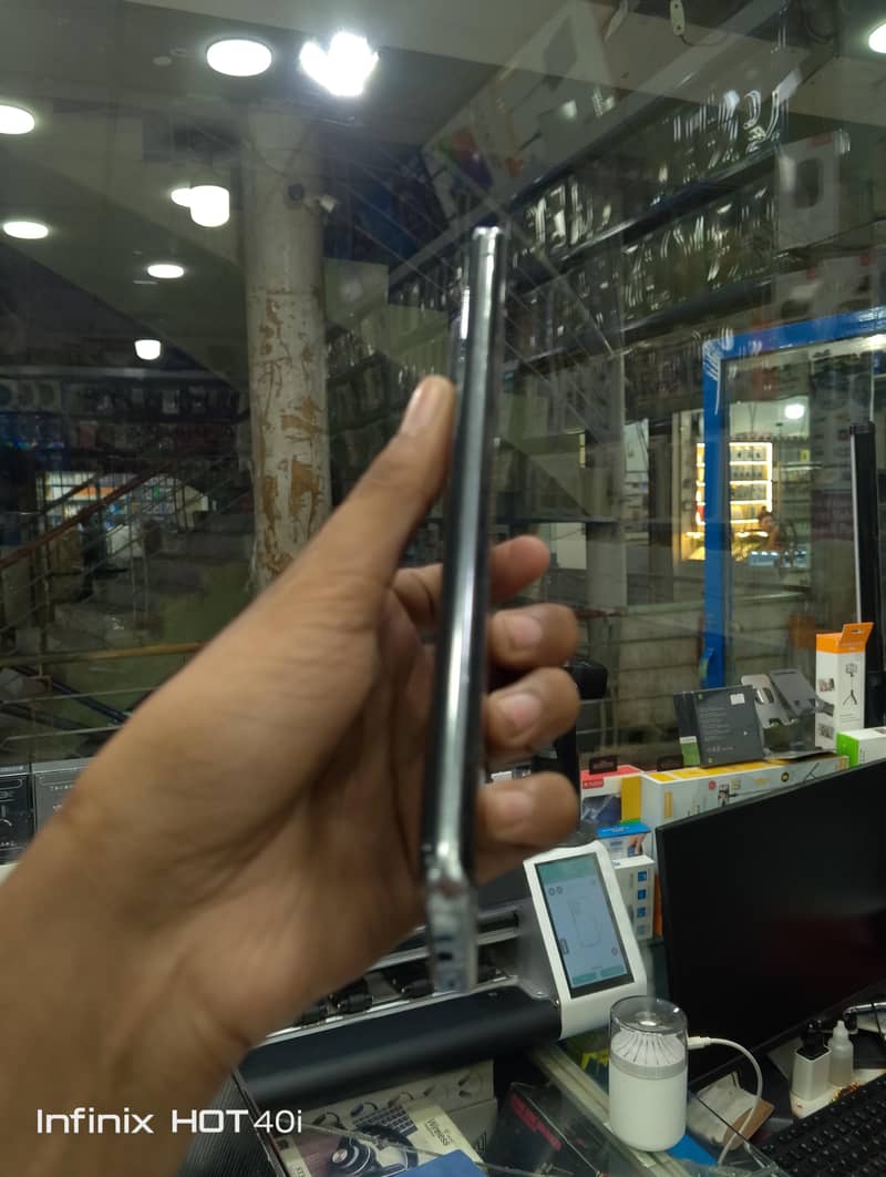 Sharp Aquos Crystal 3