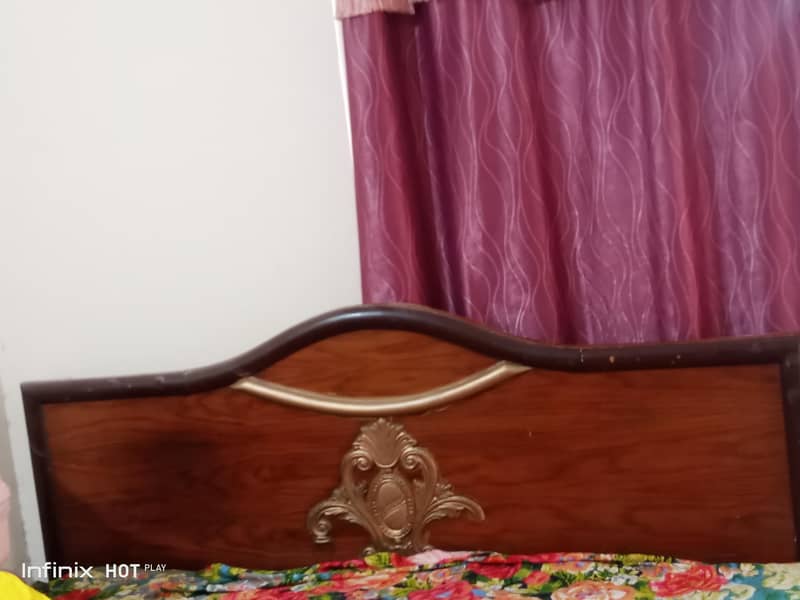 king size bed 0