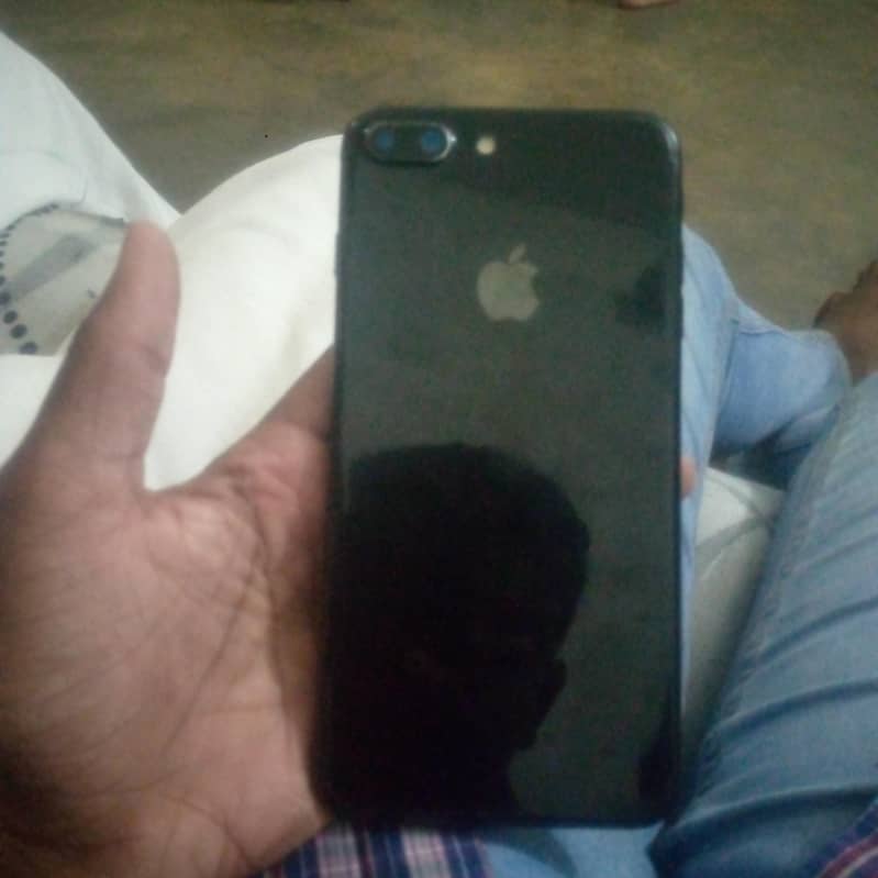 Apple iPhone 7 Plus 1