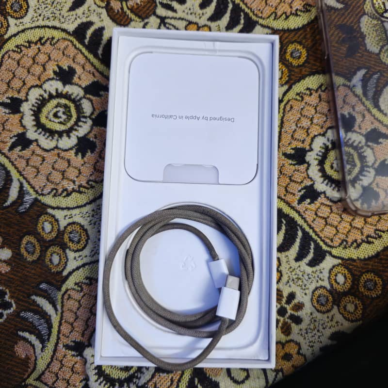 Apple iPhone 15 Pro Max 3