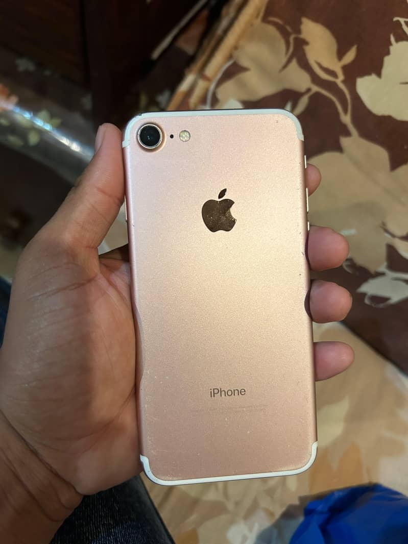 Apple iPhone 7 2