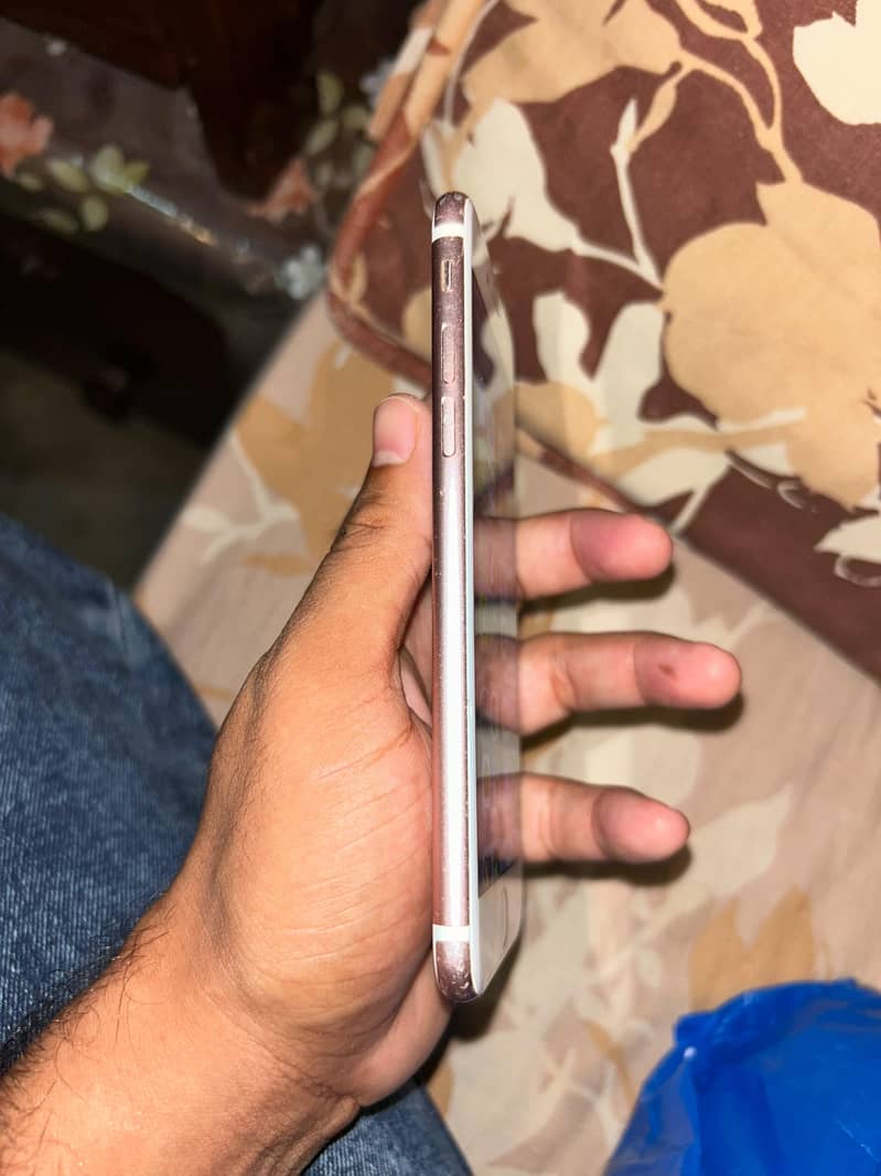Apple iPhone 7 5