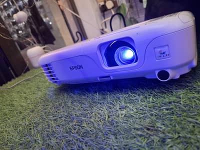 EPSON EH 433B 1080 Pixel Projector