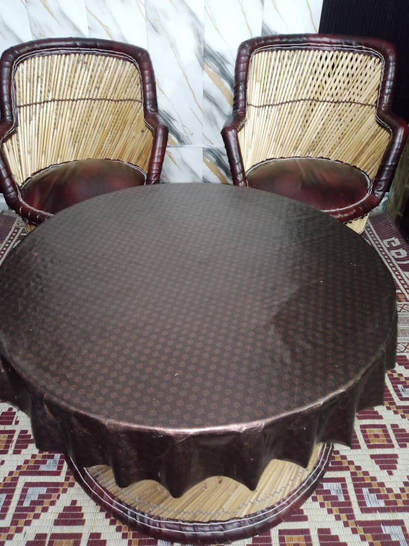 2 Chairs & Table 0