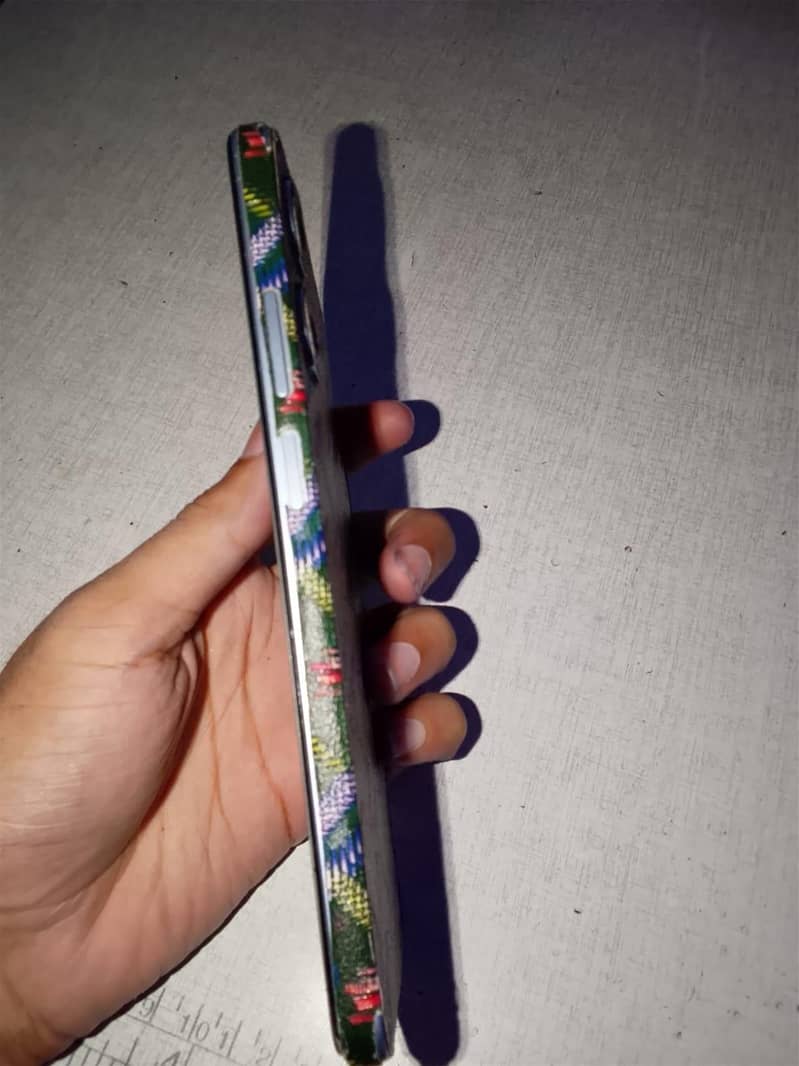 Realme Note 60 4