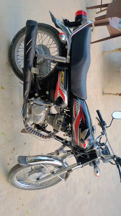 saaf bike hei koi masla nhi hei just buy and drive