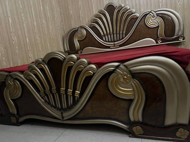 Solid wooden bed set elegant 1