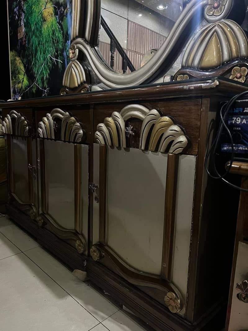Solid wooden bed set elegant 2
