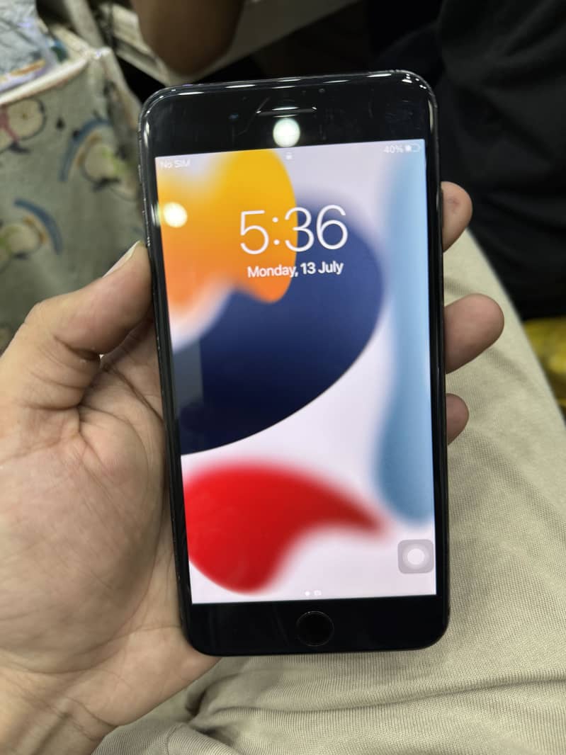 Apple iPhone 7 Plus 0