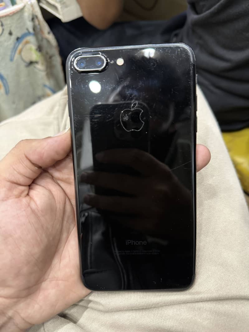 Apple iPhone 7 Plus 2