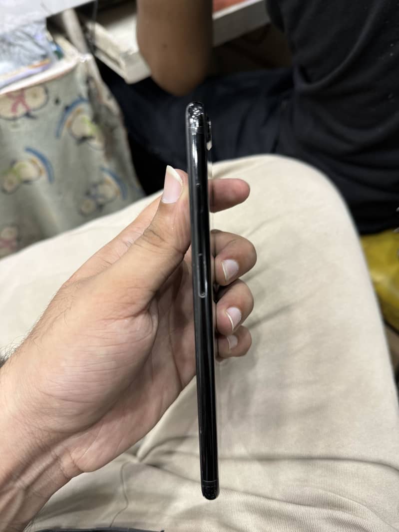 Apple iPhone 7 Plus 3