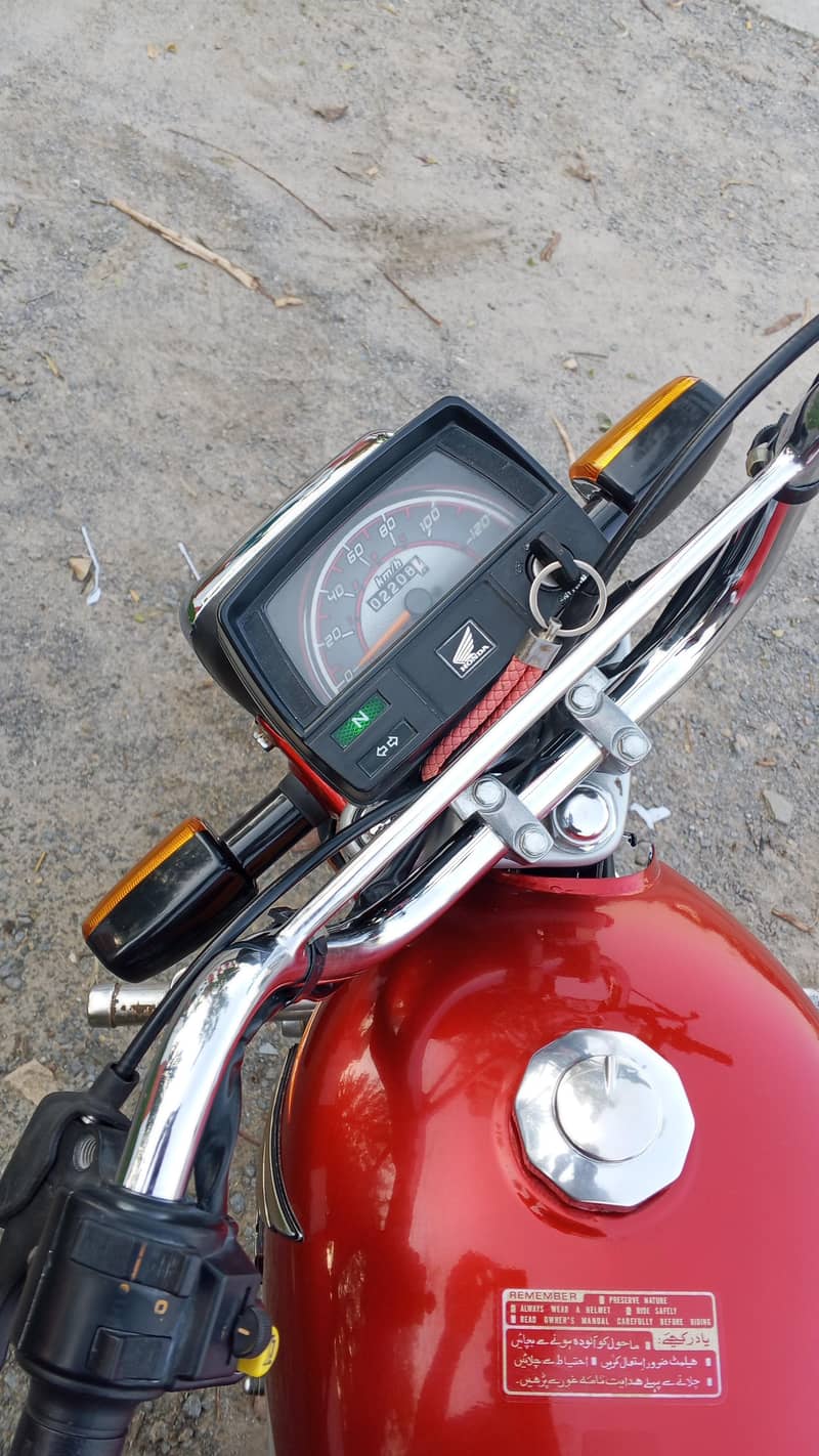 03484239944 3