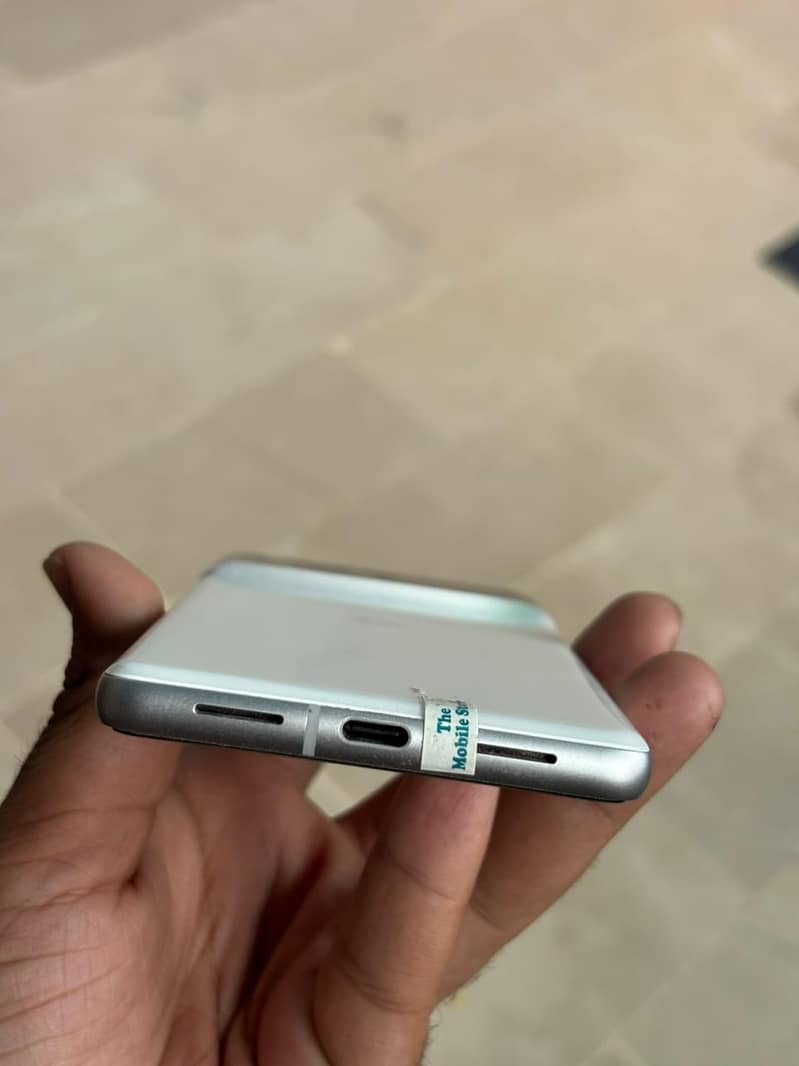 Google Pixel 7 3