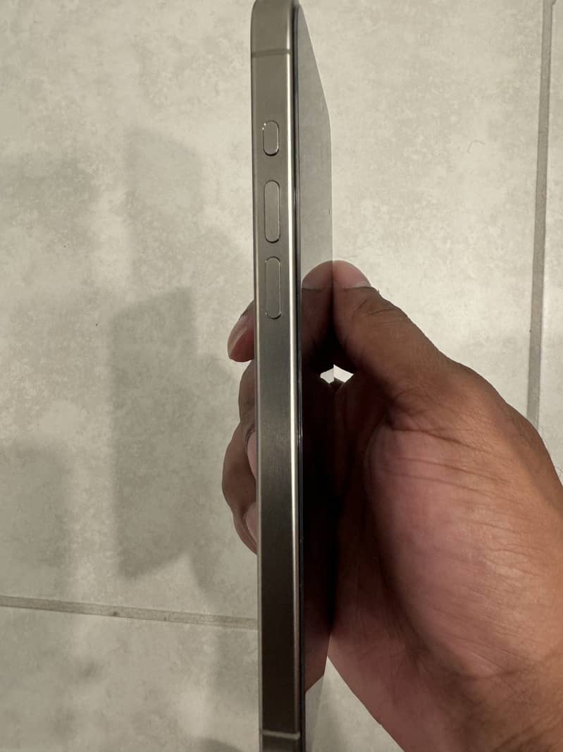 iPhone 15 pro 6