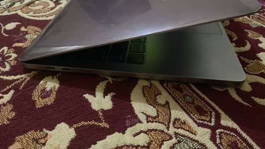 Macbook Pro 2017 - 13 inch - 8GB/256GB (7/10) condition