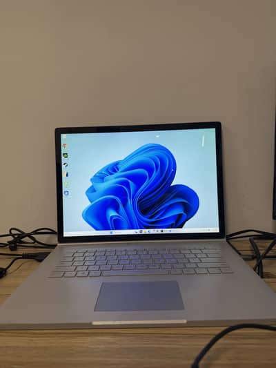 Microsoft Surface Book 3 – 8/10 Condition