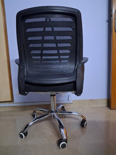 Computer table and office chair