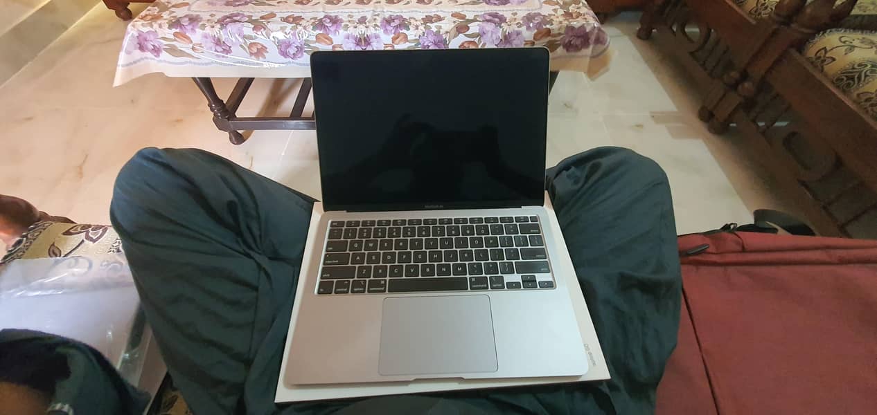Apple MacBook 0