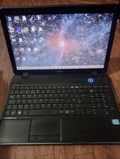 Fujitsu LifeBook A512, 3rd gen, 4gb ram, 128ssd