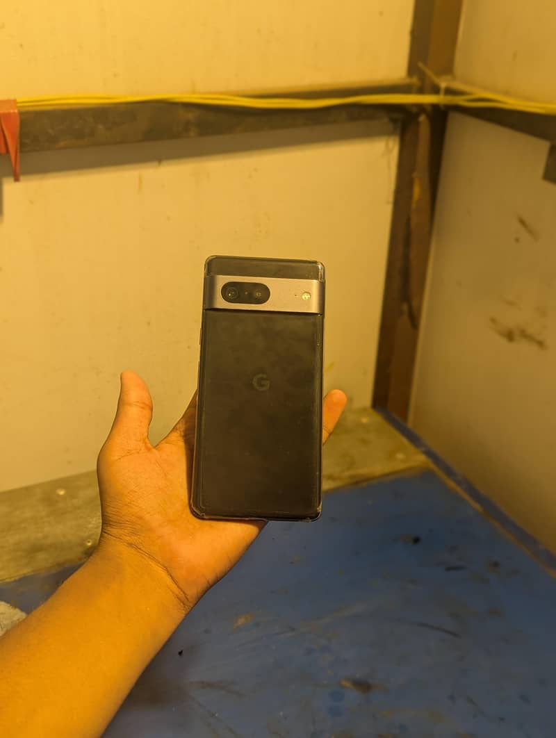 Google Pixel 7 4
