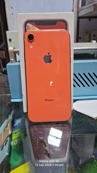 Apple iPhone XR