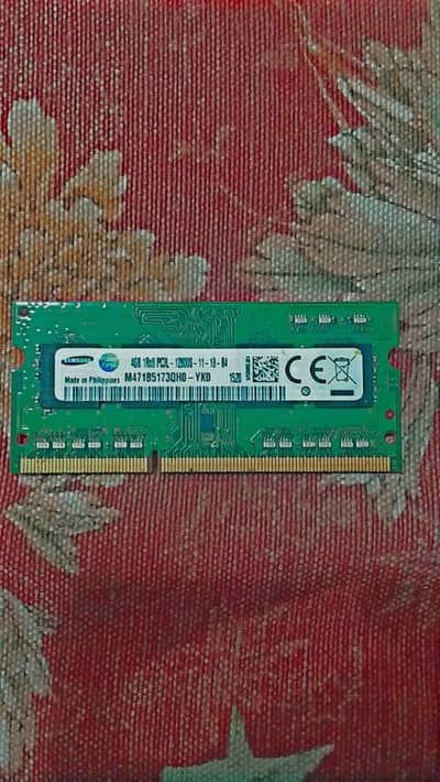 Samsung laptop ddr3L 4GB RAM.
