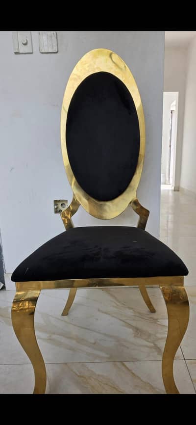 bohat hi pyaari or beautiful chairs