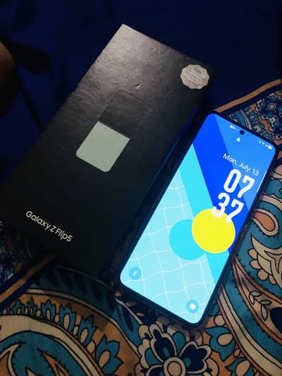 Samsung Mobile Z Flip 5 (256gb) non-pta