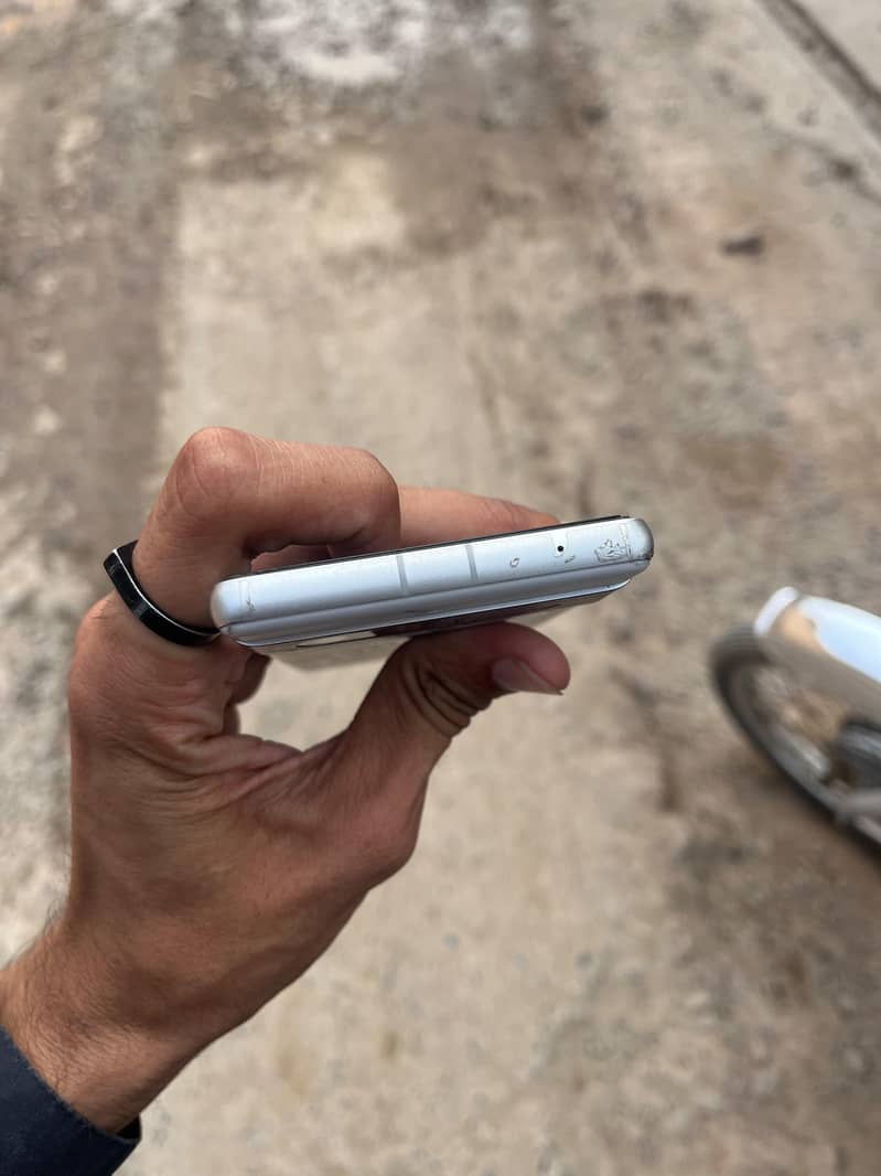 Google Pixel 7a 3