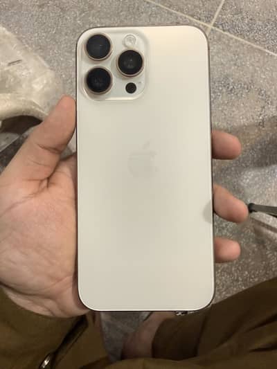 Apple iPhone 16 Pro Max