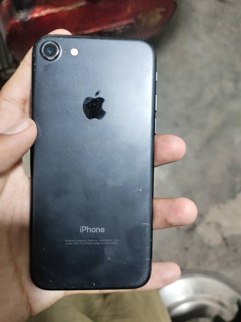 Apple iPhone 7 1