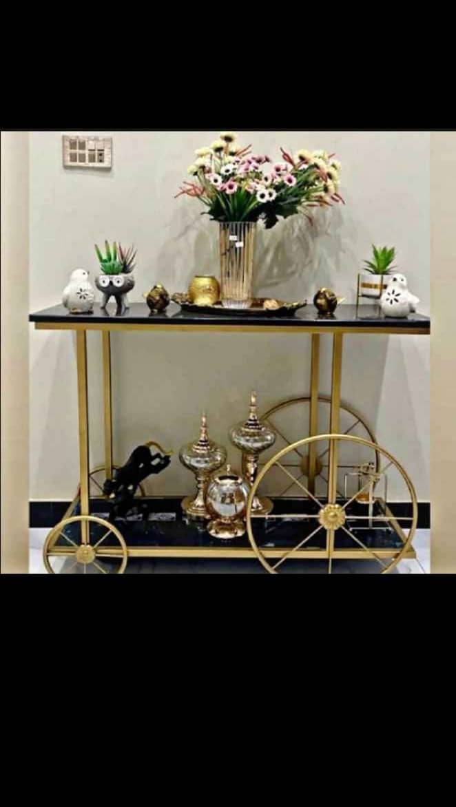 Cycle console table 0
