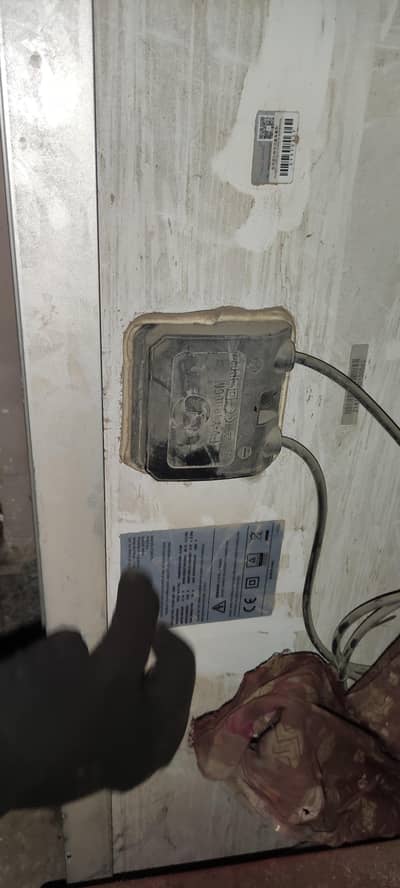 335 watt solar panel, little used, good condition