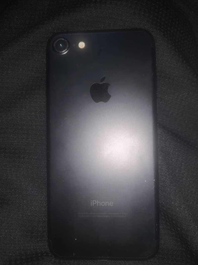 Apple iPhone 7 0