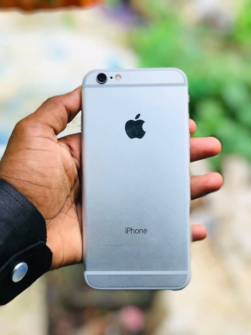 Apple iPhone 6S Plus 4