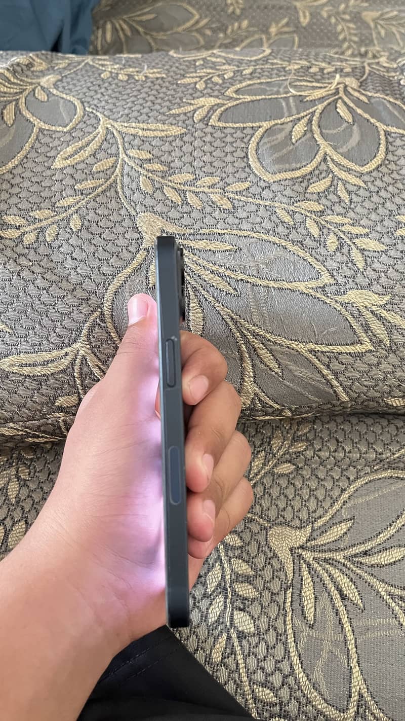 Apple iPhone 13 3