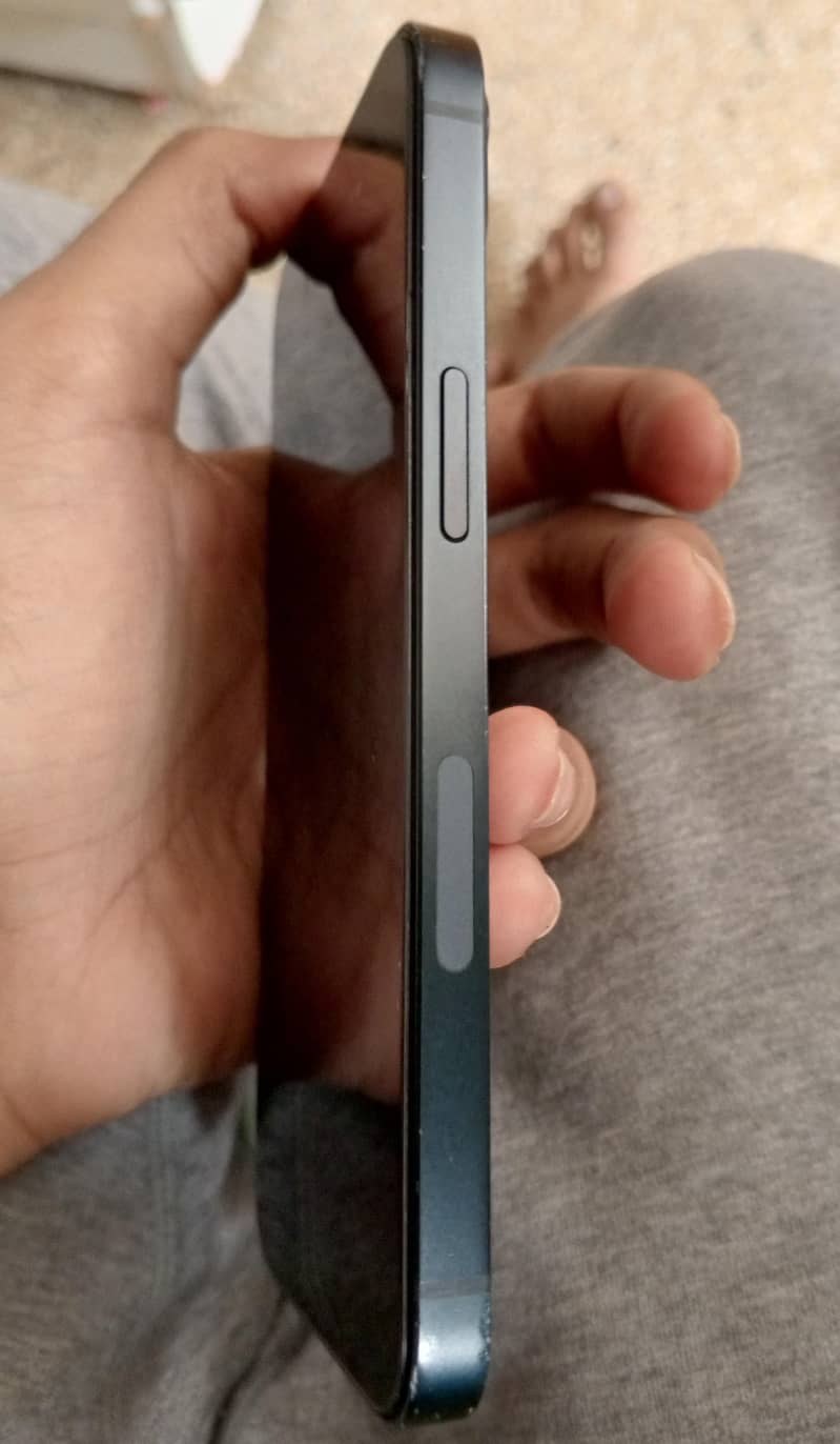 Apple iPhone 13 6