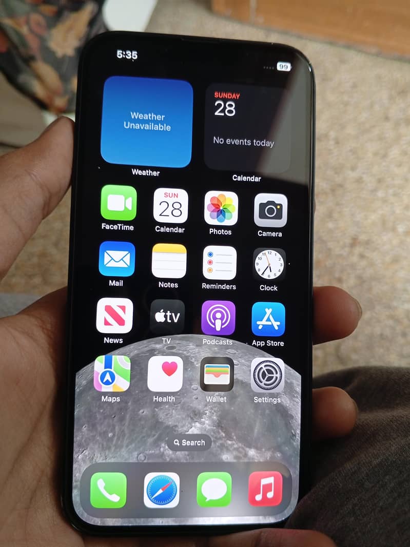 Apple iPhone 13 8