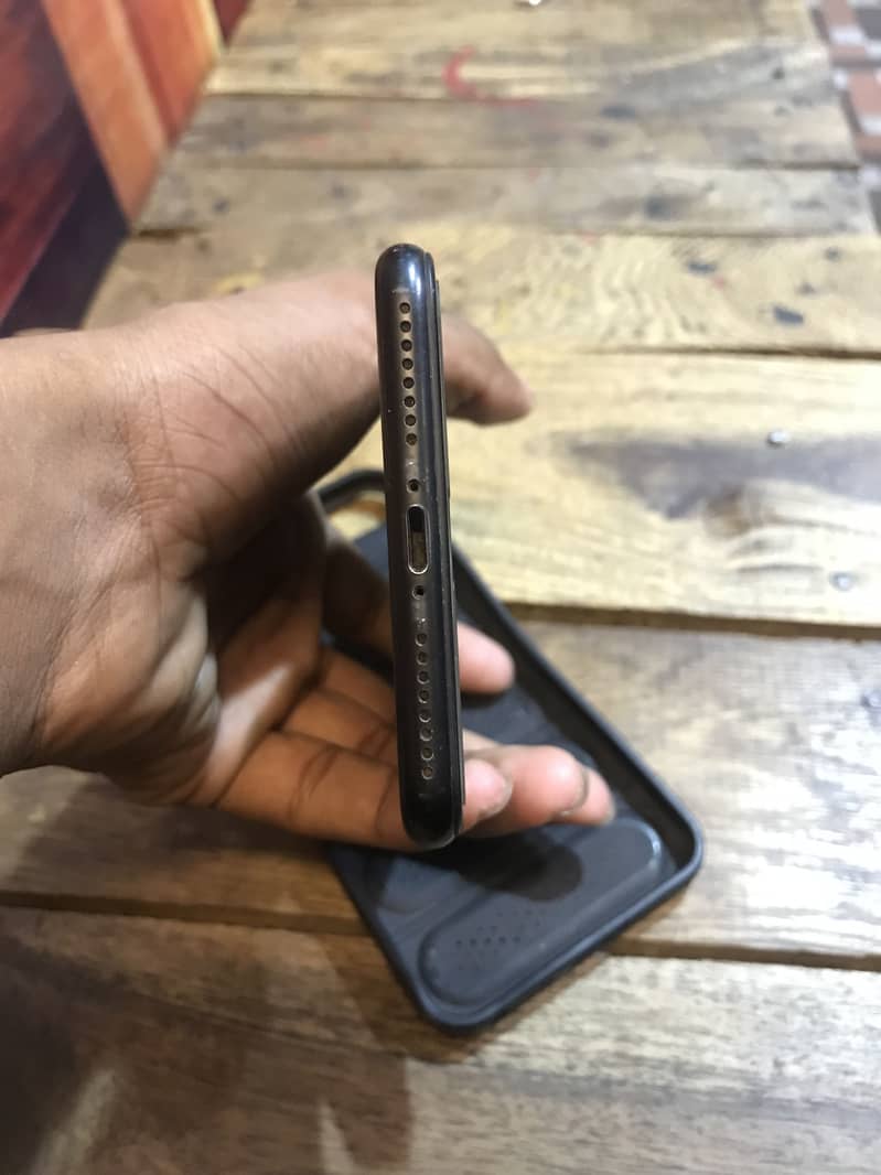 Apple iPhone 7 Plus 6